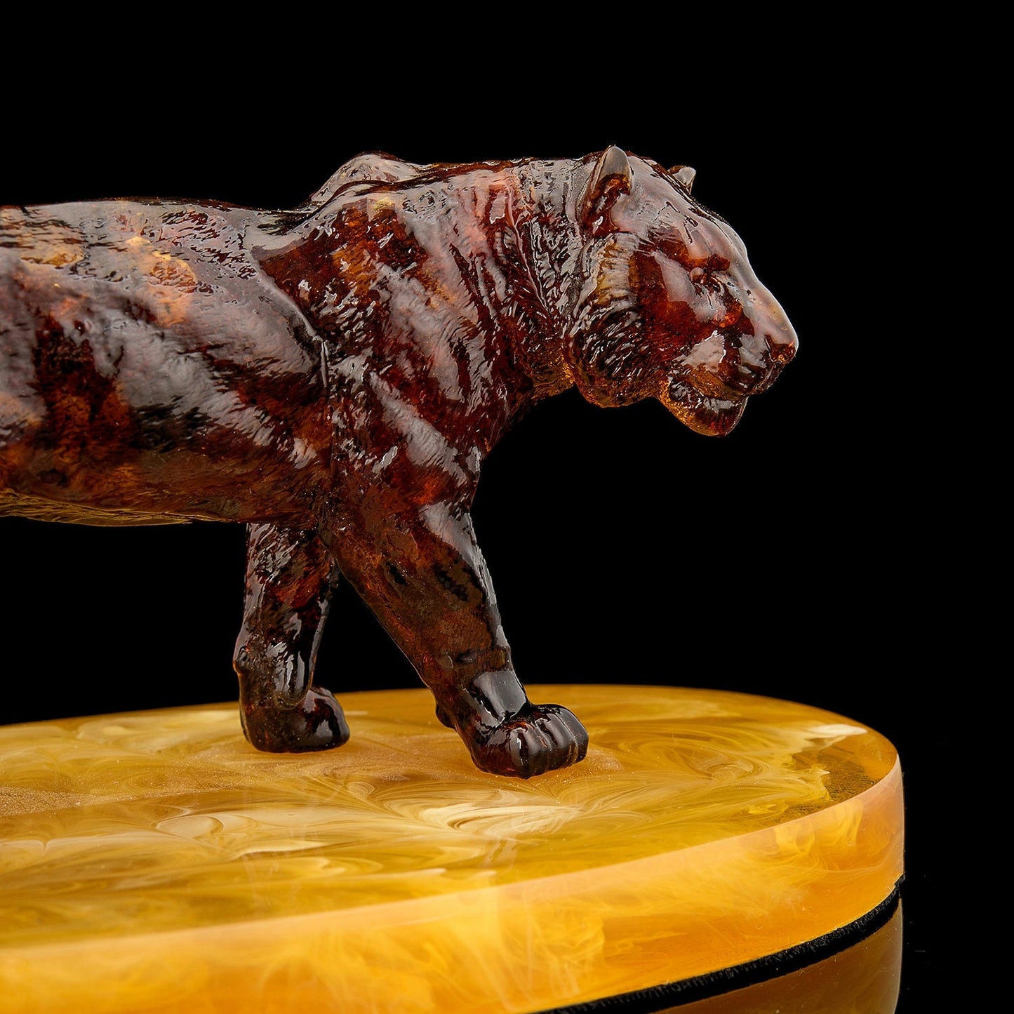 Small Amber tiger figurine|Tiger Art|Home Decor|Amber Souvenir Gift|Handmade Amber Tiger Statuette|Amber Sculpture gift| Home decor interior