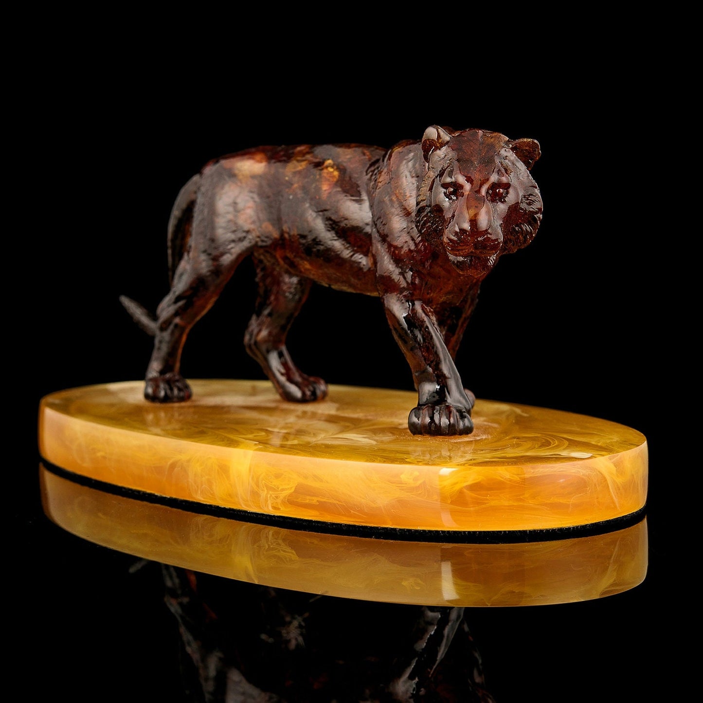 Small Amber tiger figurine|Tiger Art|Home Decor|Amber Souvenir Gift|Handmade Amber Tiger Statuette|Amber Sculpture gift| Home decor interior