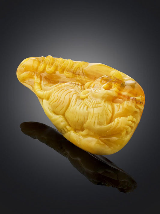 Souvenir carving on natural solid amber with a beautiful texture Tiger|Amber Souvenir Gift|Handmade Tiger Statuette|Amber Sculpture gift