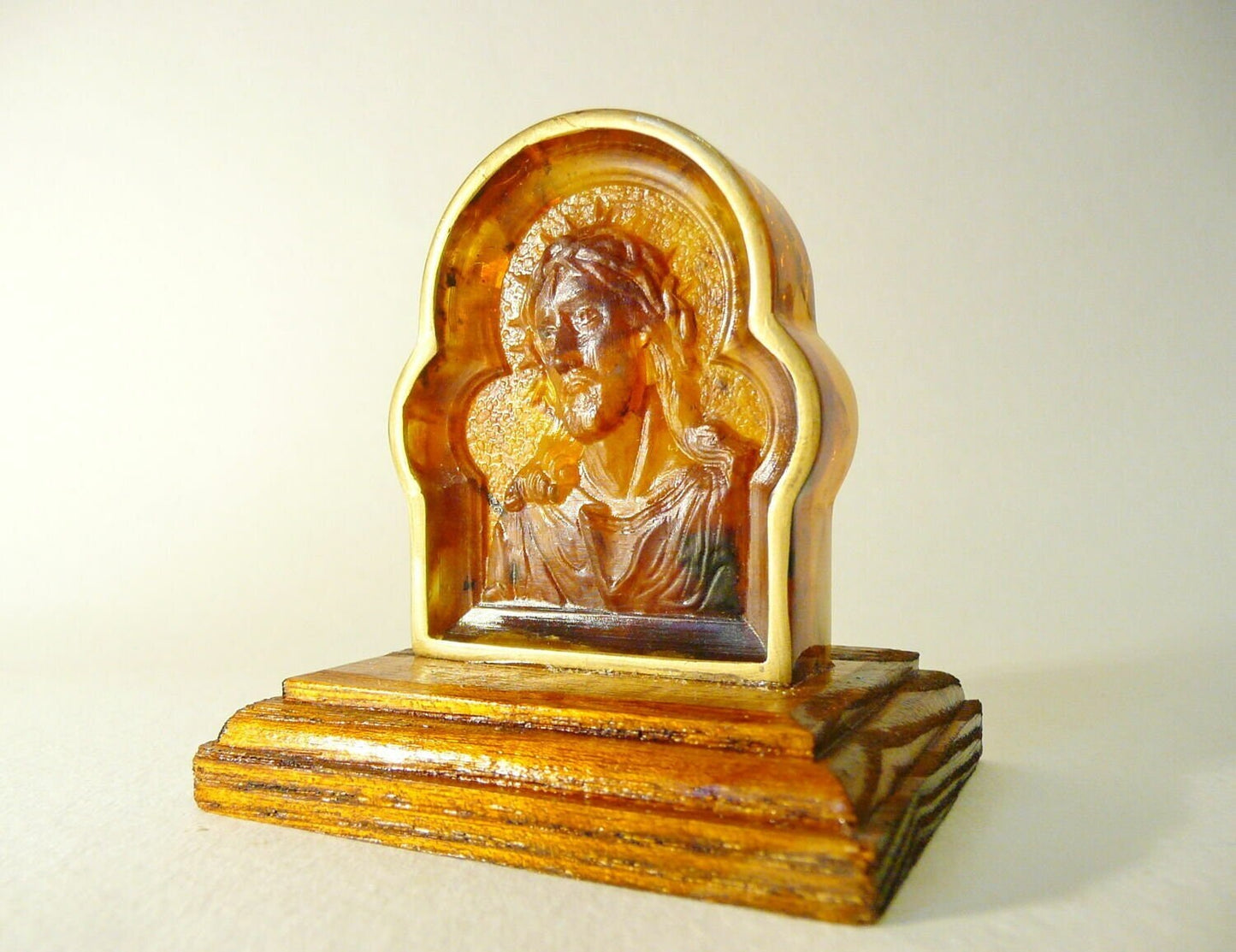 Icon carving on amber Jesus in a crown of thorns amber| Amber souvenir Statuette carving|Home decor| Decorative interior |Religious gift