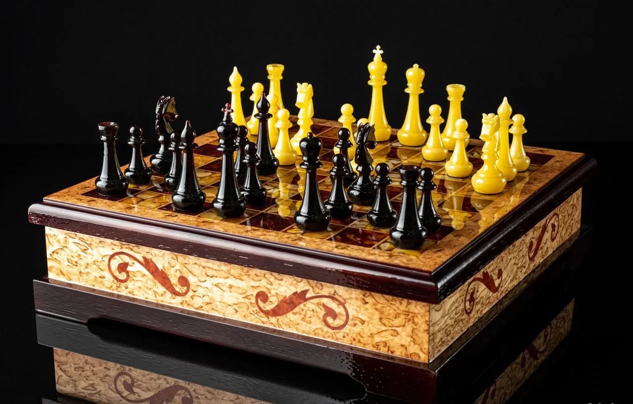 Amber chess set Karelia with amber chess pieces|Wood amber Chessboard |Amber Chess Figures|Board Game|Unick chess gift