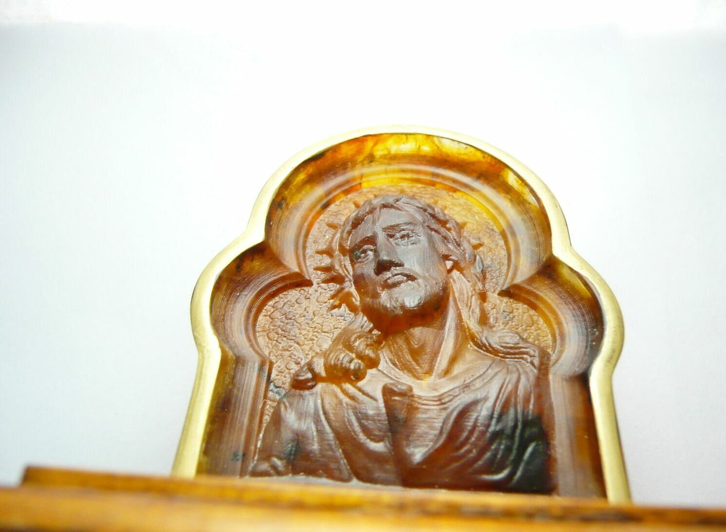 Icon carving on amber Jesus in a crown of thorns amber| Amber souvenir Statuette carving|Home decor| Decorative interior |Religious gift