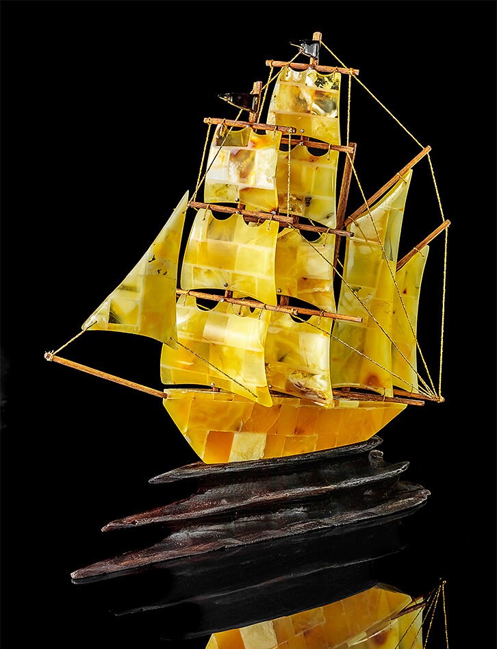 Souvenir Handmade boat made of natural amber on a wooden stand| Amber sailboat | Amber Ship decoration | Luxury Gift | Amber Boat Decor