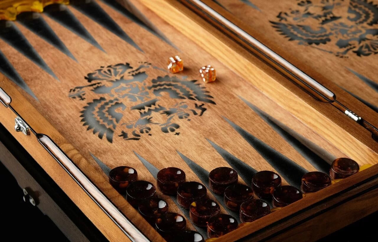 Amber backgammon set Coat of arms|wooden backgammon board decorated Natural Amber |Amber chips Backgammon|Amber Dices| Board Game| Vip Gift