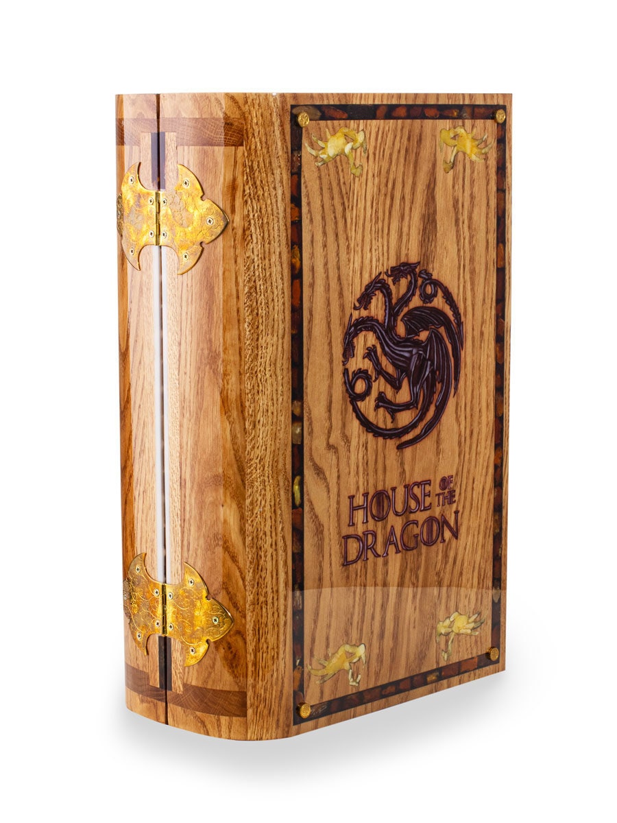 FOLDING CHESS AMBER|Luxury chess set House of Dragon|Wood folding chessboard with drawers|Portable chess set|Amber chess figures|Board game