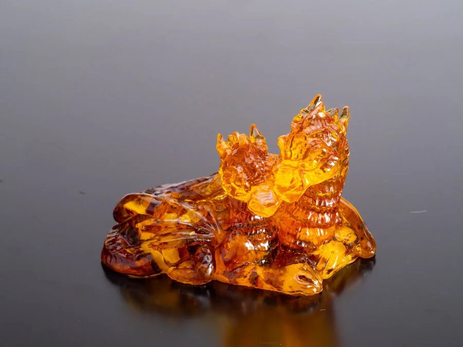 Figurine for interior decoration amber Loving dragons|Amber Dragon Statue|Amber Dragon Sculpture|Handmade amber figurine