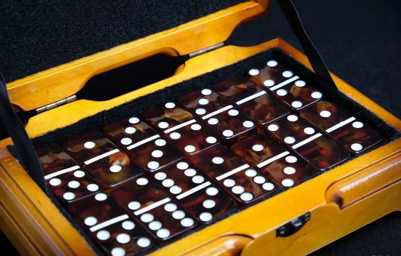 Amber domino set|Handmade domino in large wooden box|Natural Baltic Amber domino set|Amber bones Chips|family game night