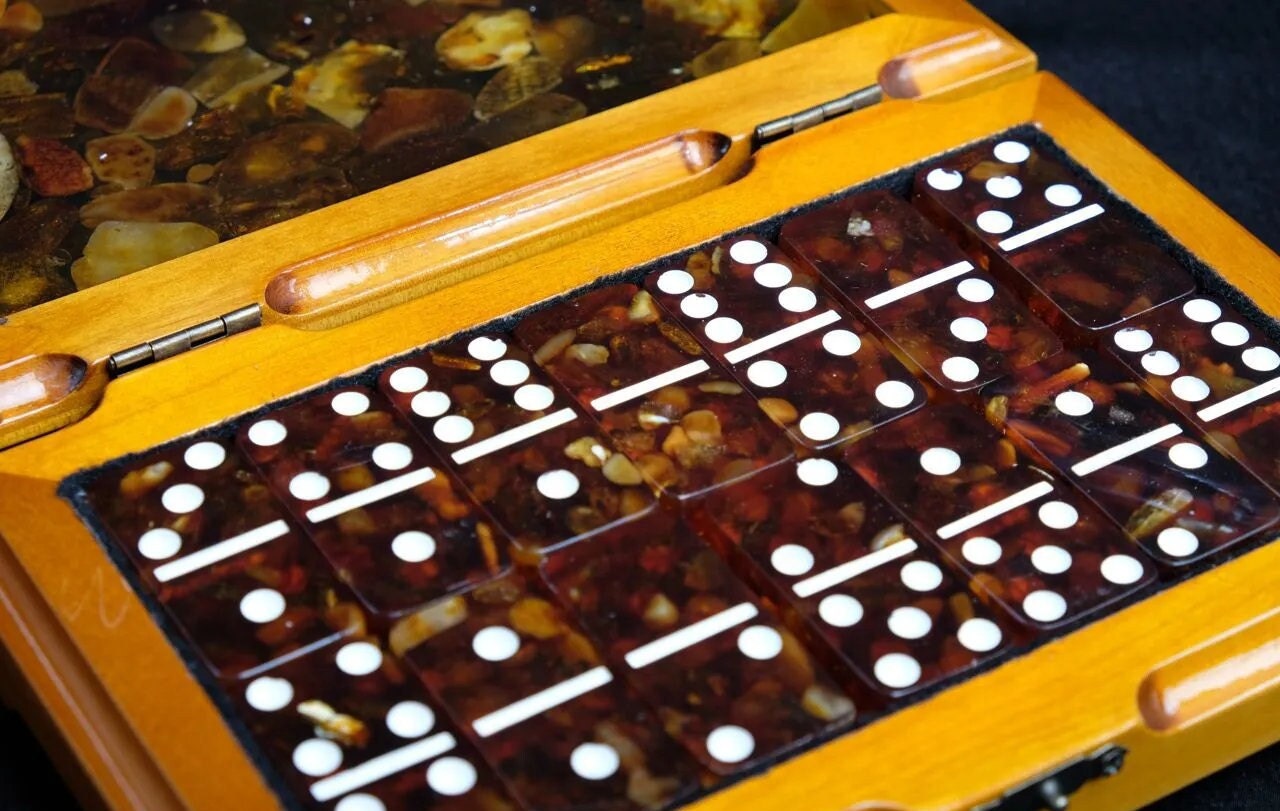 Luxury amber domino set|Handmade domino in wooden box|Natural Baltic Amber domino set|Amber bones Chips|family game night